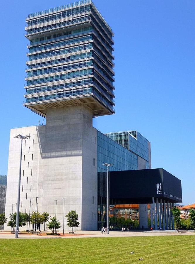 Modern Bilbao Apartment *